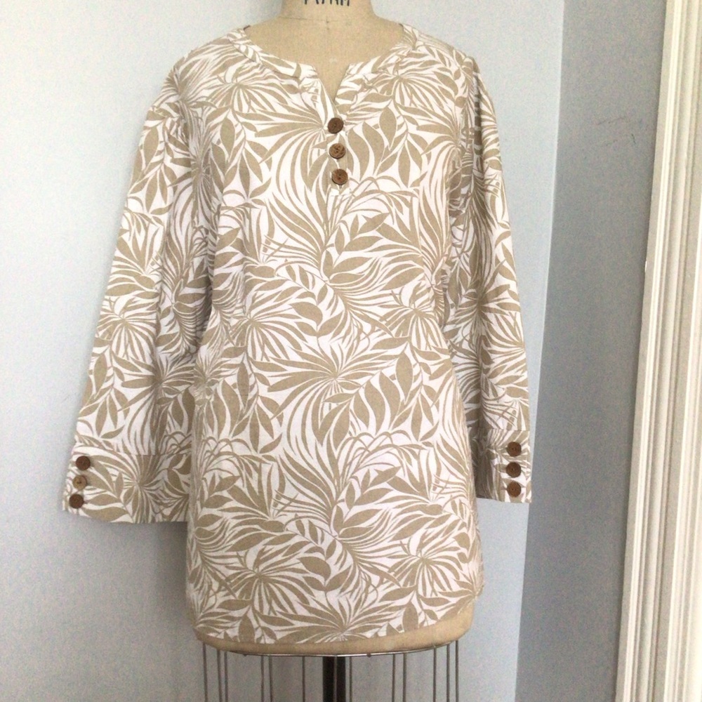 Appleseed's Beige and White Leaf Print Top. NEW 3X